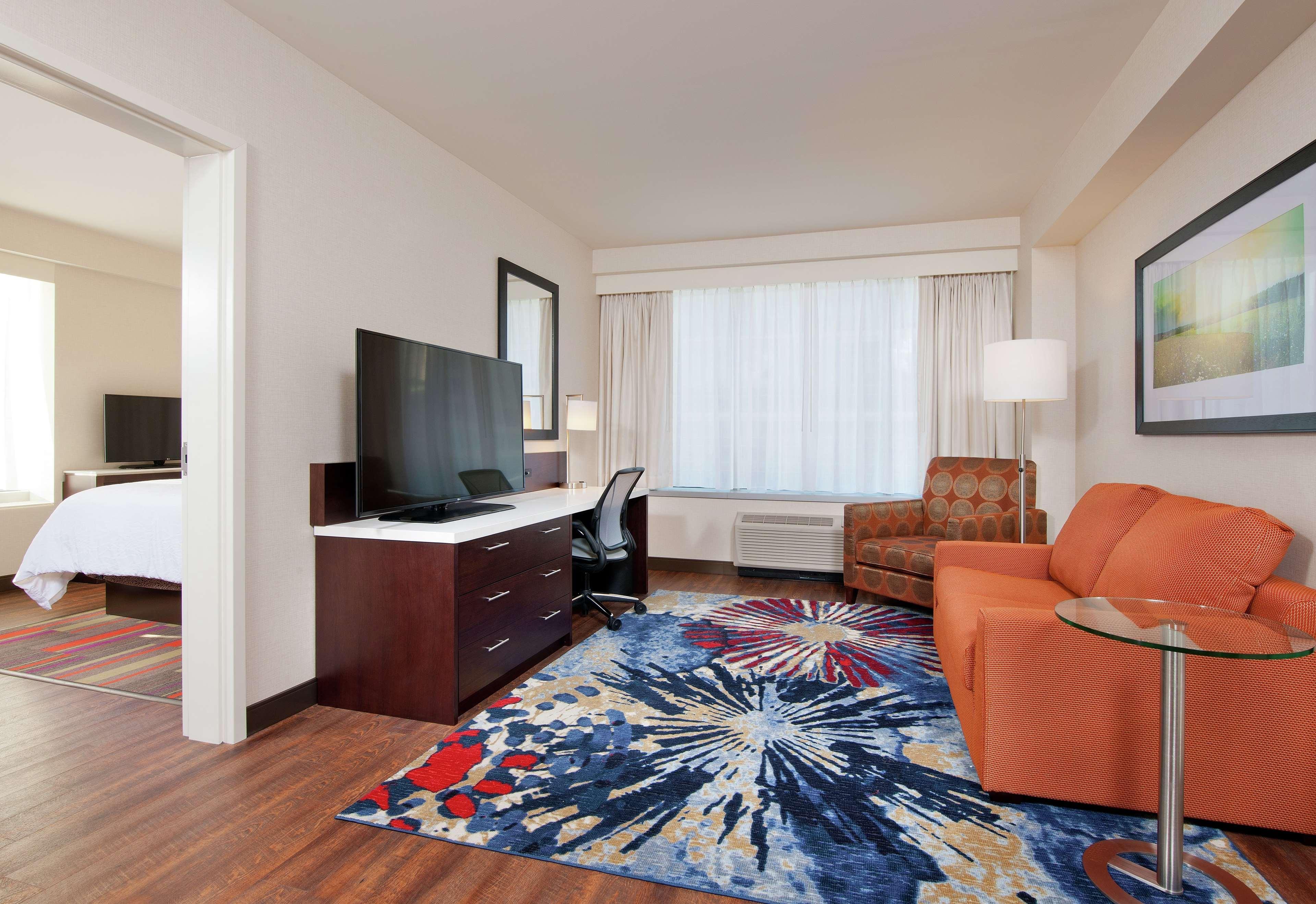 Hilton Garden Inn Pittsburgh Downtown Exteriör bild