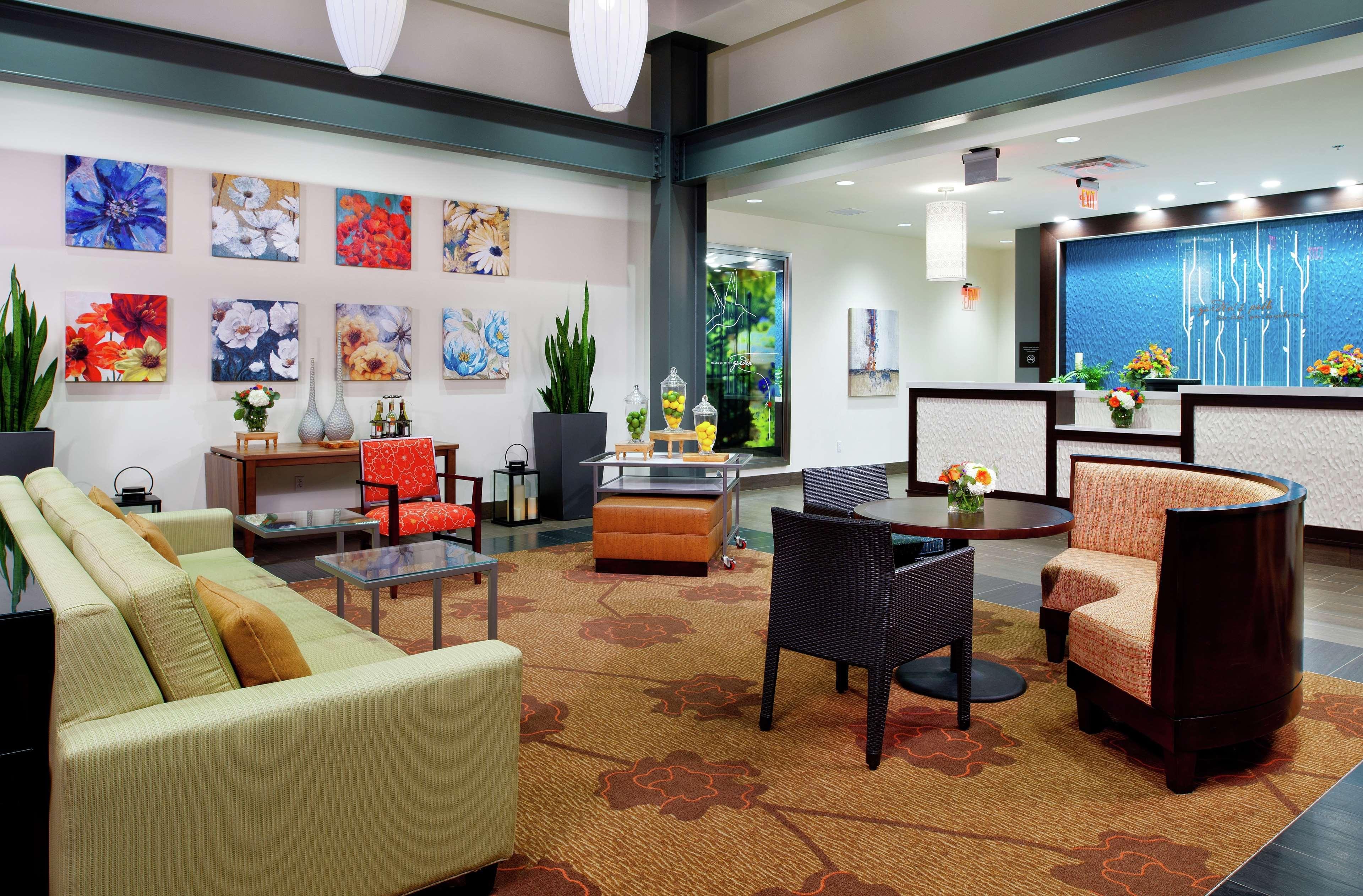 Hilton Garden Inn Pittsburgh Downtown Exteriör bild