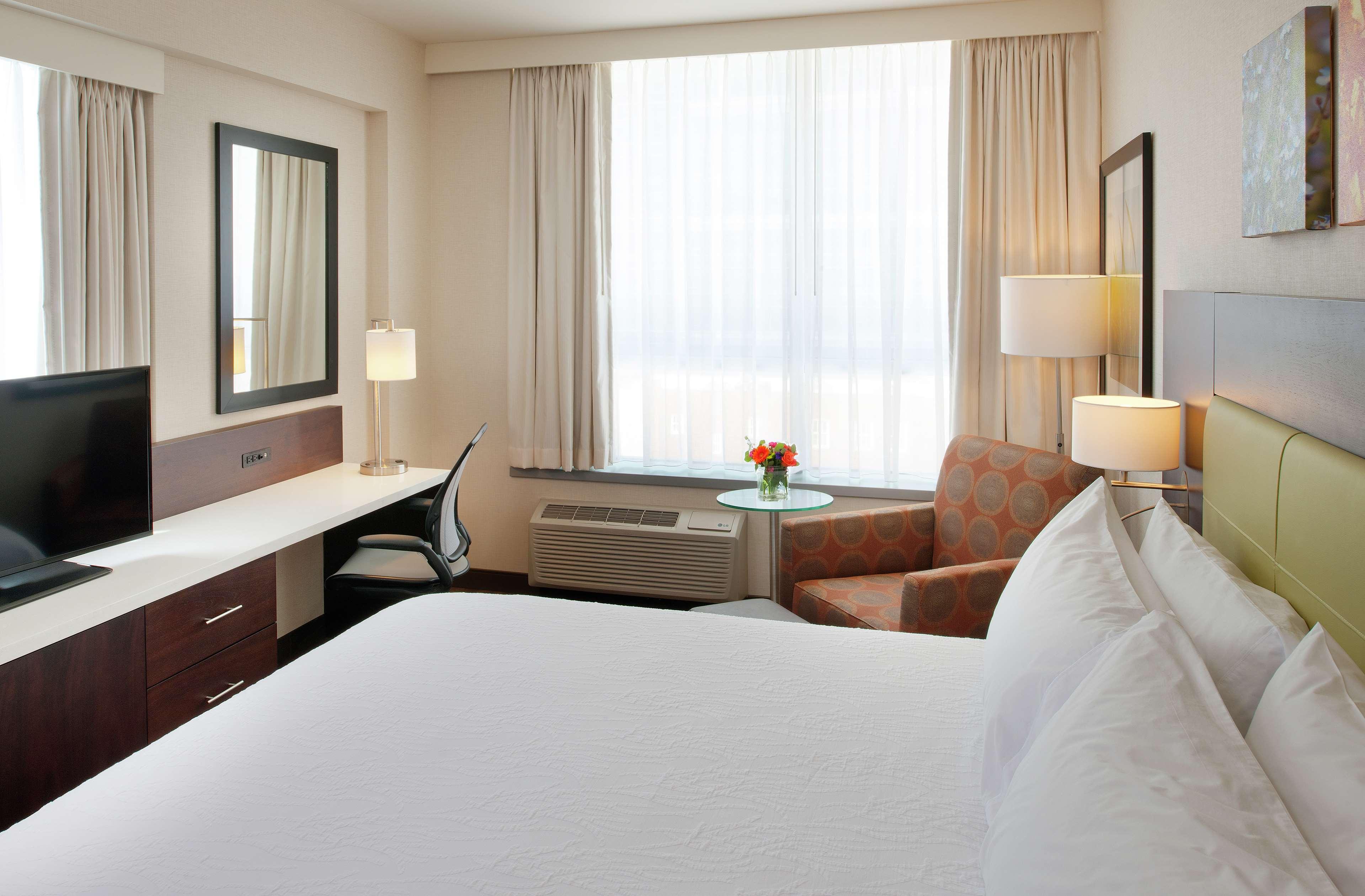 Hilton Garden Inn Pittsburgh Downtown Exteriör bild
