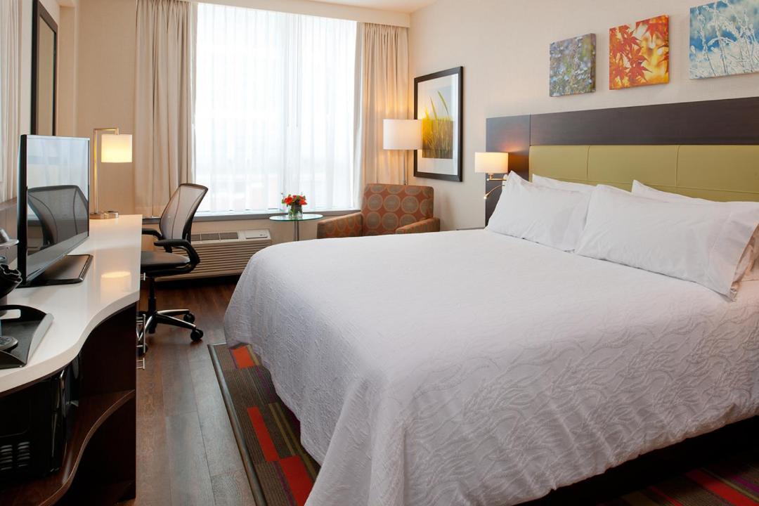 Hilton Garden Inn Pittsburgh Downtown Exteriör bild
