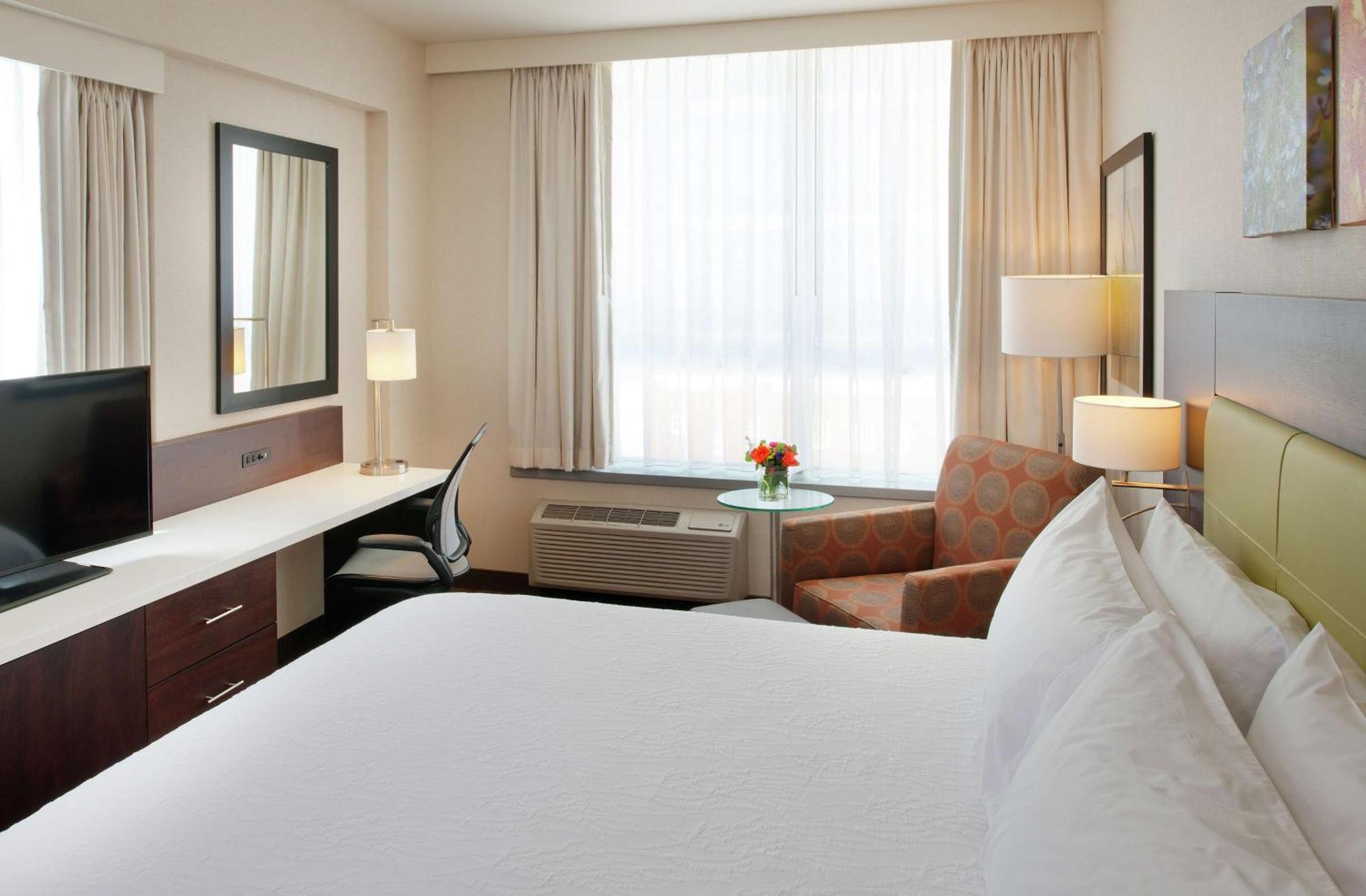 Hilton Garden Inn Pittsburgh Downtown Exteriör bild